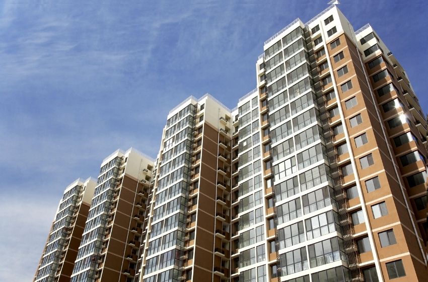 Síndico pode impor restrições e multa?